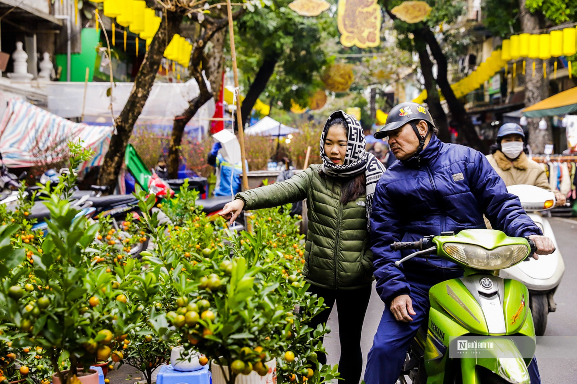 Dân sinh - Không khí Tết ngập tràn trên phố cổ Hà Nội (Hình 14).