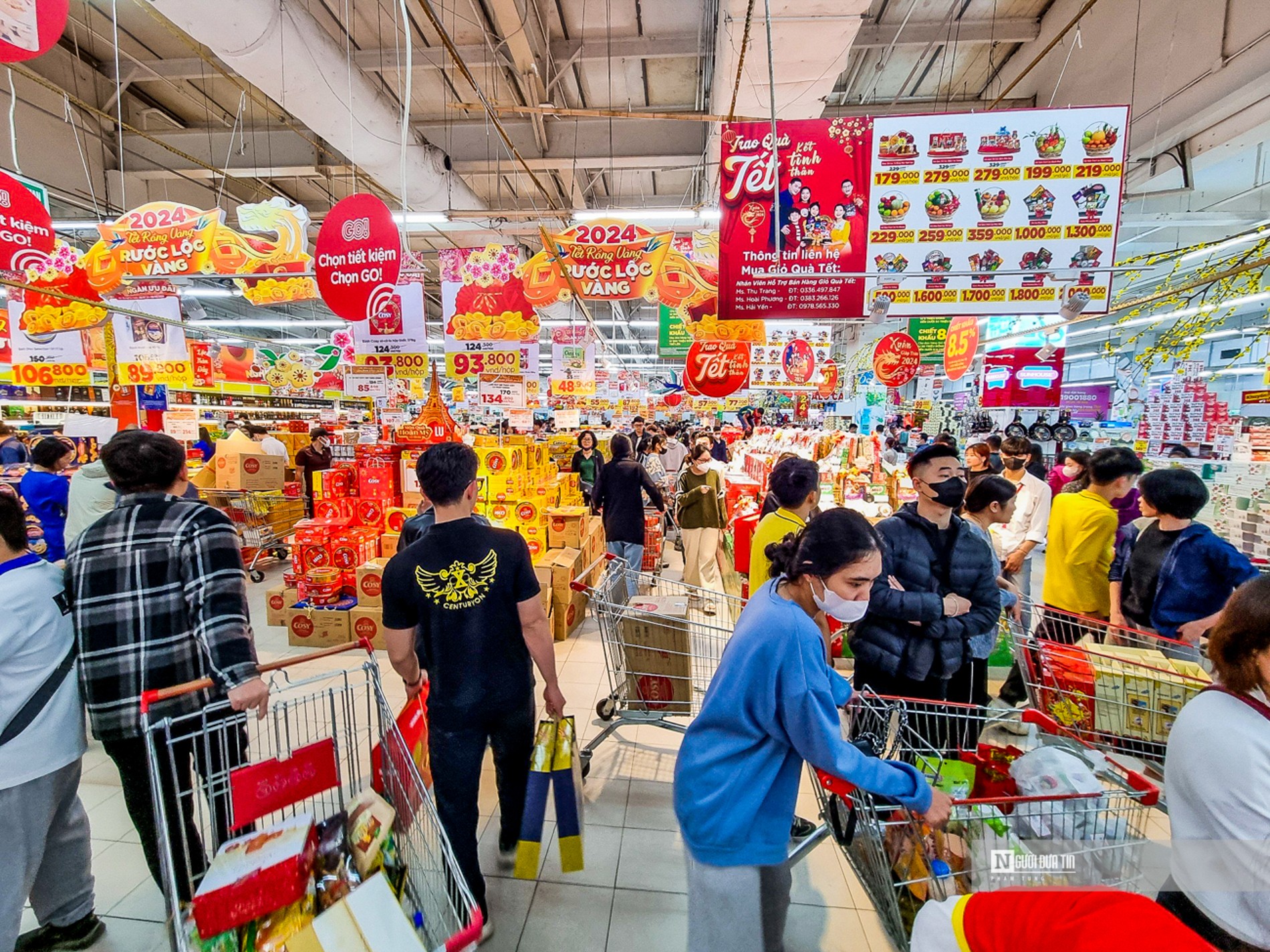 Dân sinh - Hà Nội: Chen chân mua hàng siêu thị dịp cận Tết (Hình 6).