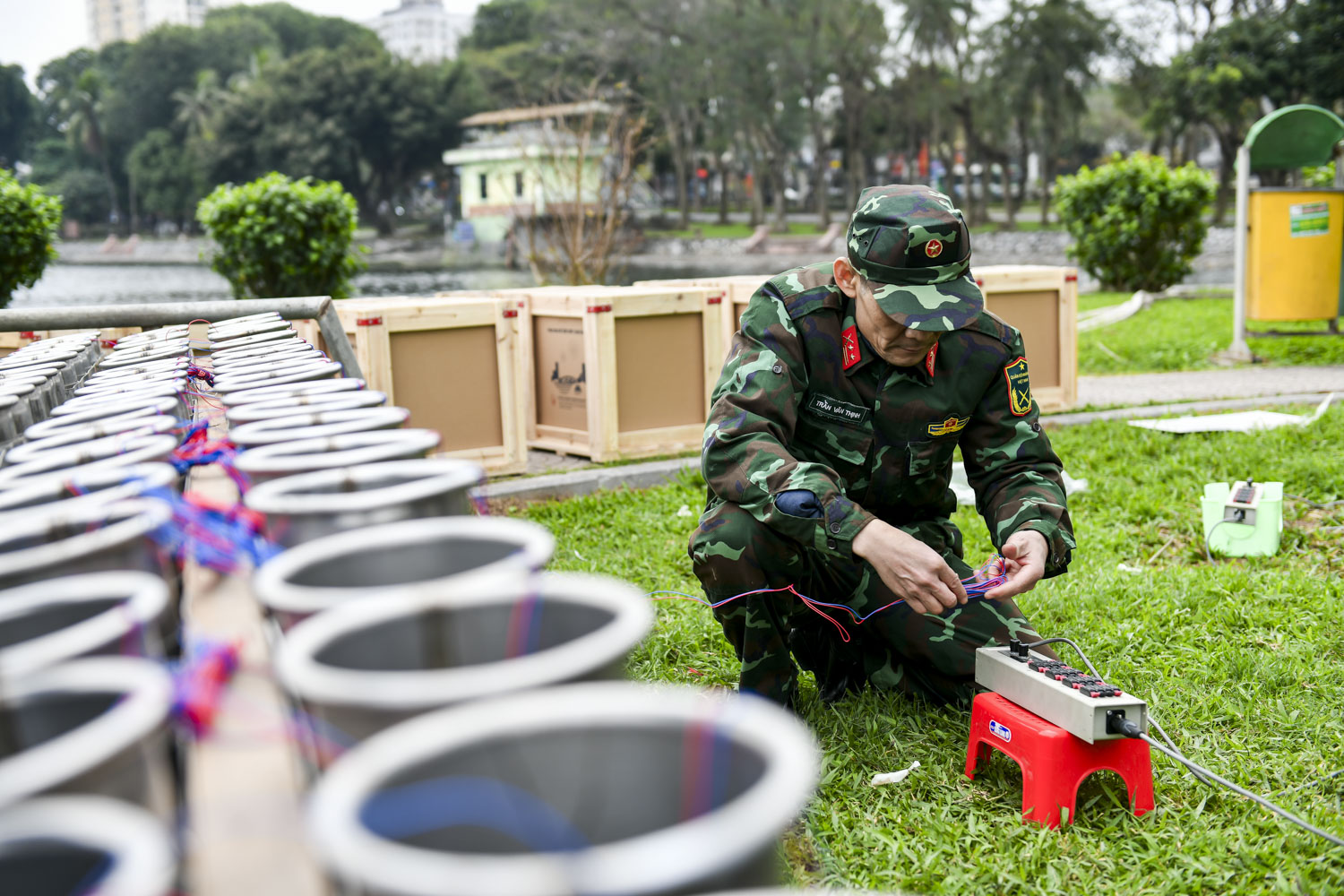 Dân sinh - Bên trong trận địa pháo hoa tầm cao phục vụ Tết Nguyên đán (Hình 6).