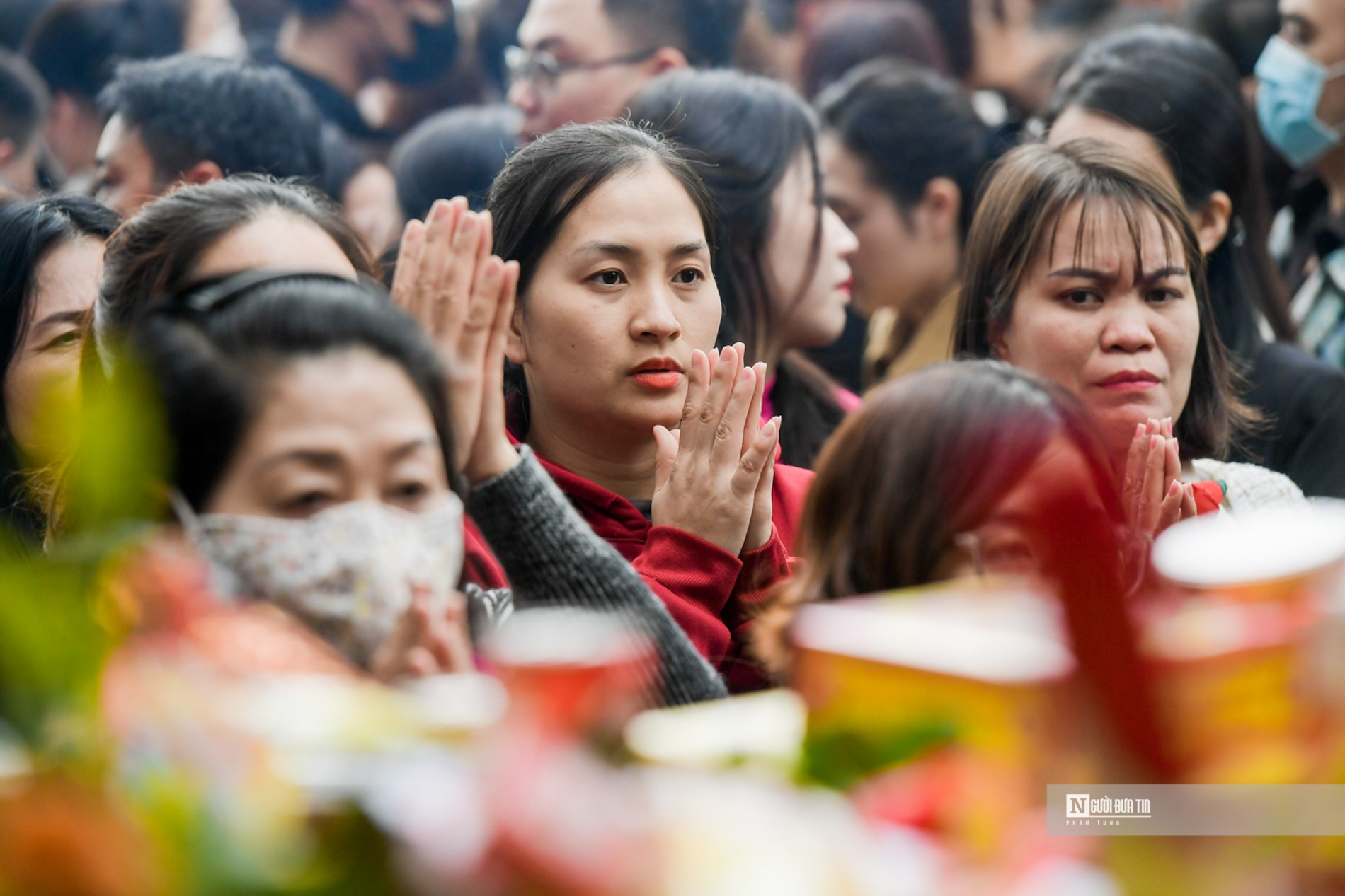 Văn hoá - Chen chân lễ phủ Tây Hồ ngày đầu làm việc (Hình 10).