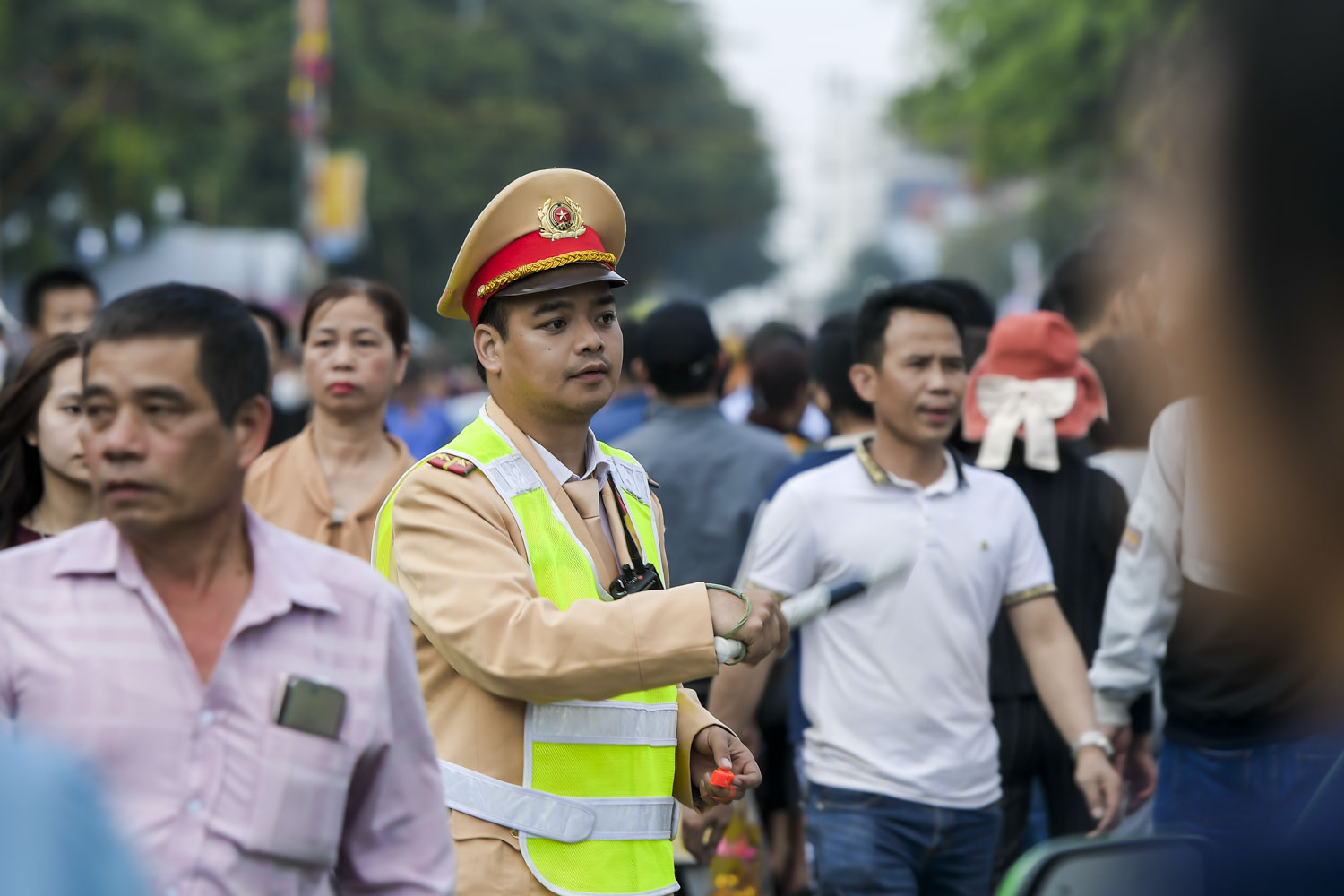 Văn hoá - “Biển người” chen chân đi chợ Viềng đầu xuân (Hình 3).