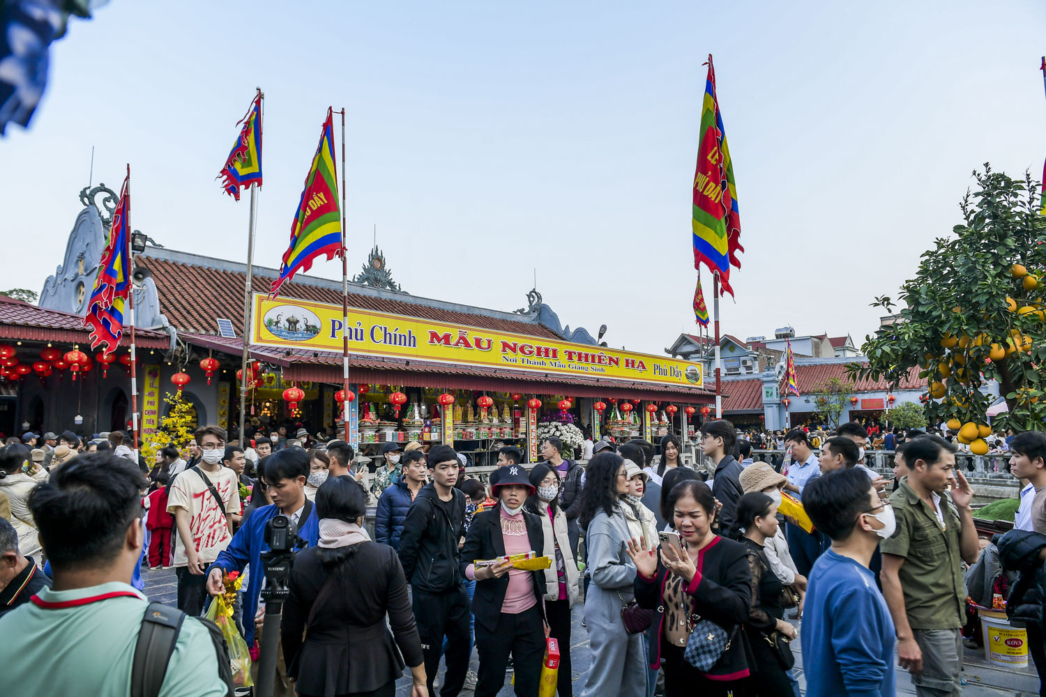 Văn hoá - “Biển người” chen chân đi chợ Viềng đầu xuân (Hình 8).