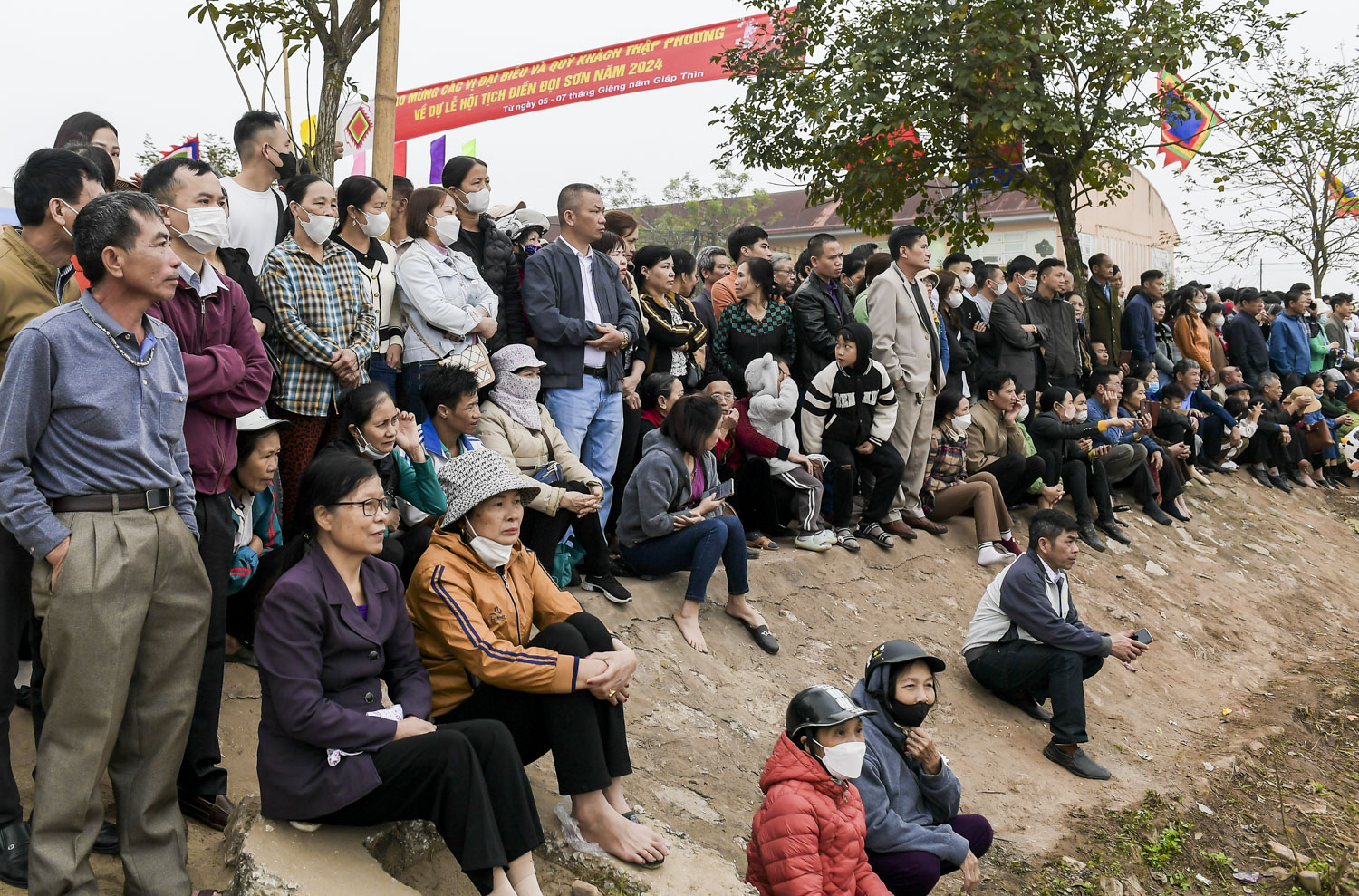 Văn hoá - Đầu năm “vua” xuống ruộng đi cày (Hình 12).