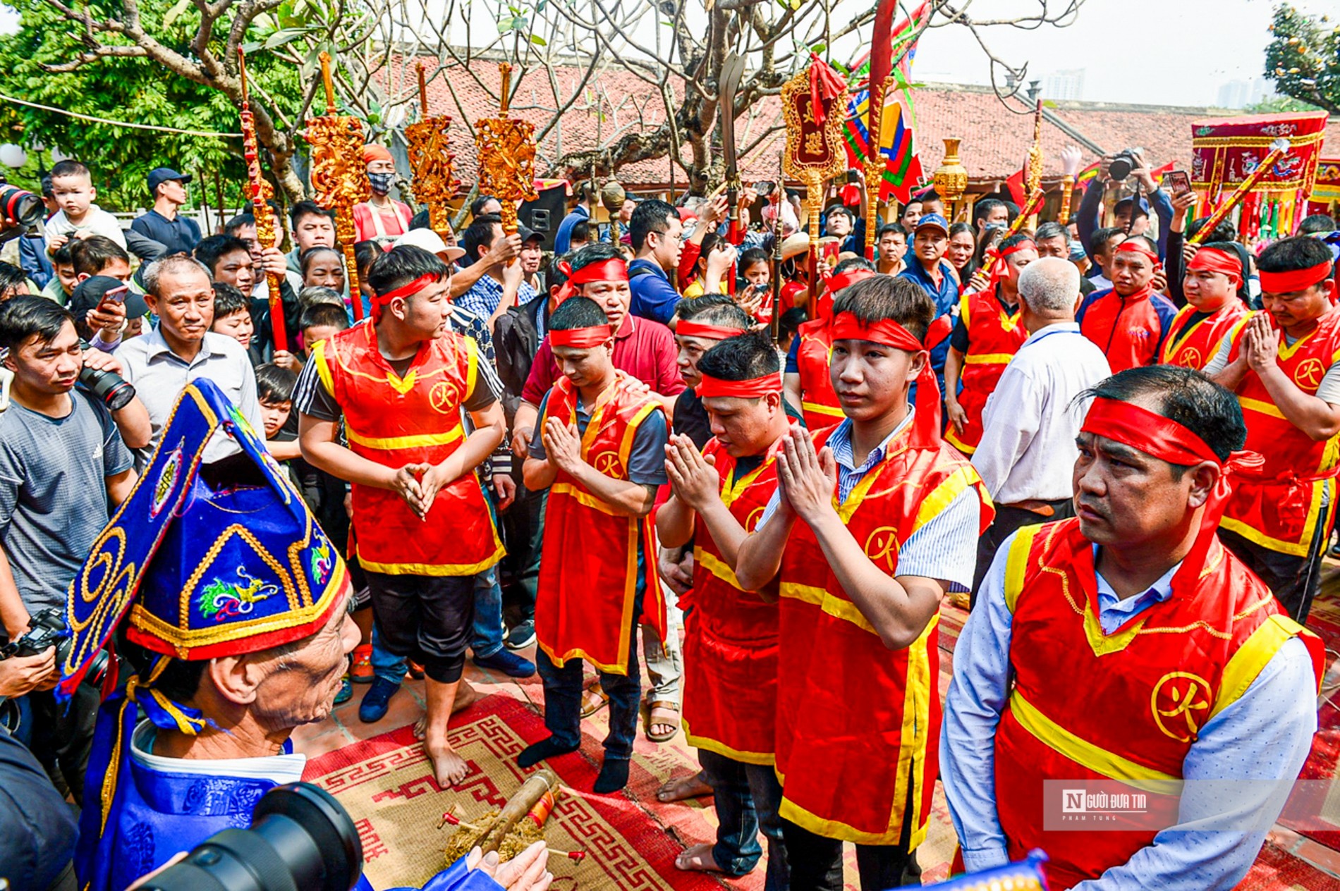 Văn hoá - Trai tráng thi nhau thổi lửa, nấu cơm giữa lòng Thủ đô (Hình 3).