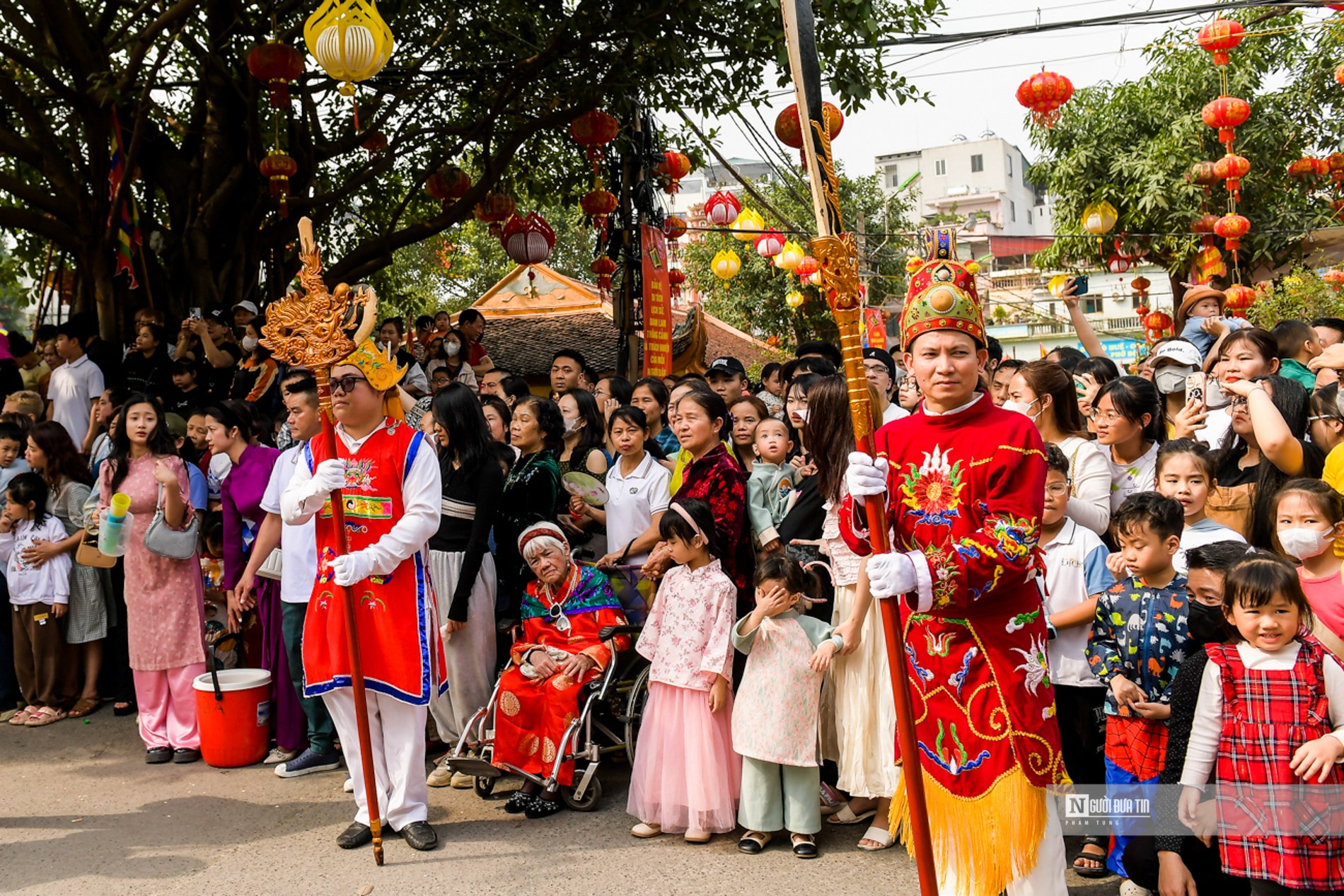 Văn hoá - Về làng Triều Khúc xem “con đĩ đánh bồng” (Hình 12).