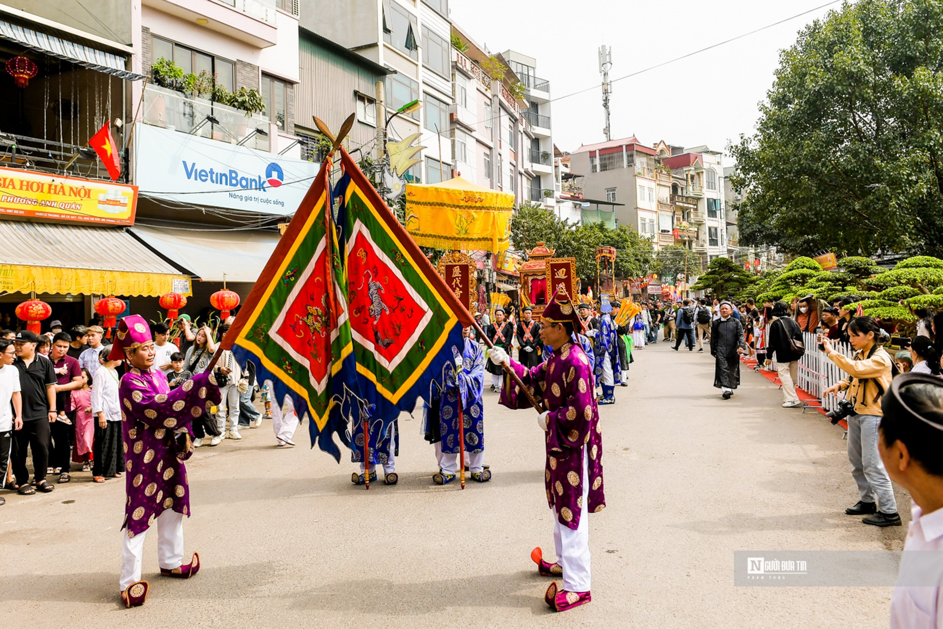 Văn hoá - Về làng Triều Khúc xem “con đĩ đánh bồng” (Hình 3).