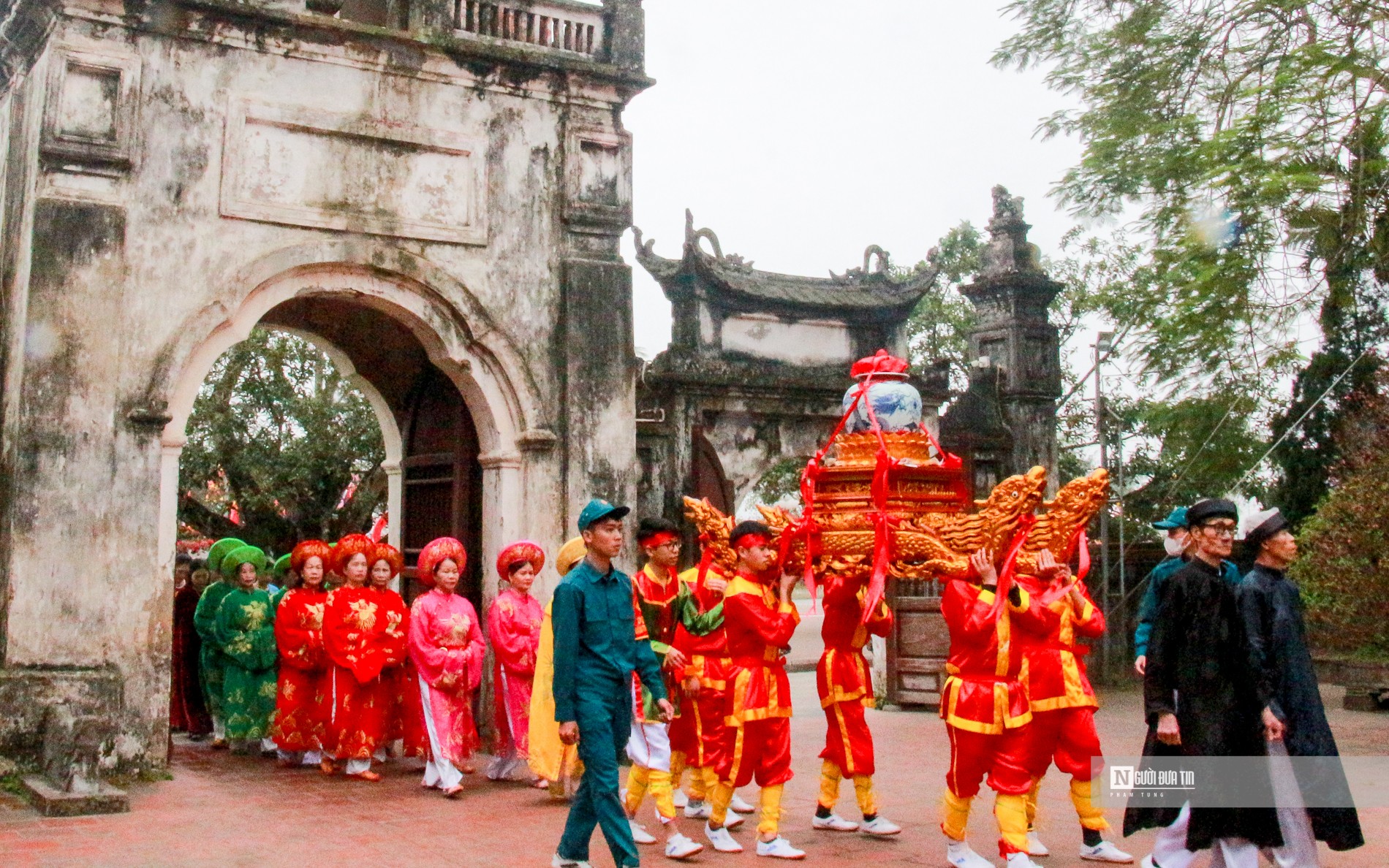 Văn hoá - Hàng trăm người “rước nước, tế cá” tri ân nhà Trần (Hình 8).