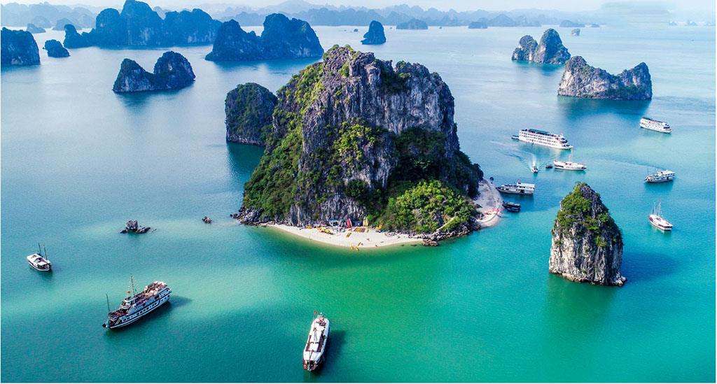 Tin nhanh - Quảng Ninh lại đòi tăng phí du lịch, doanh nghiệp kêu trời vì như bị ”đánh úp”