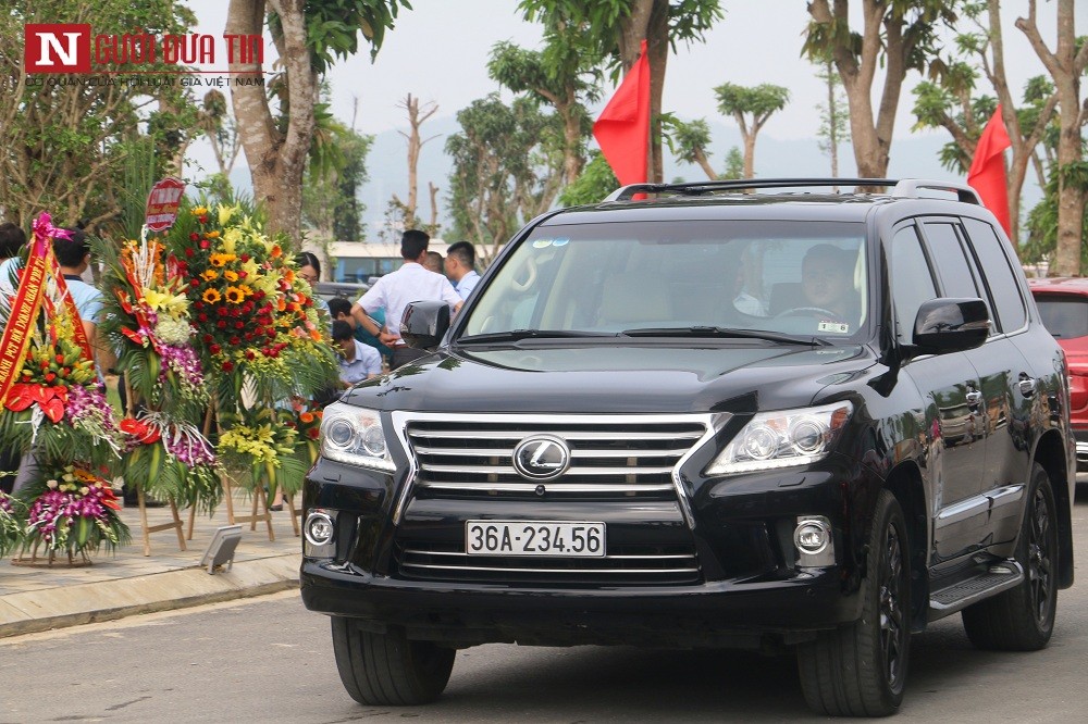 Tin nhanh - Dàn 'siêu xe', mang BKS 'khủng' quần tụ tại một sự kiện đình đám ở Thanh Hóa (Hình 4).