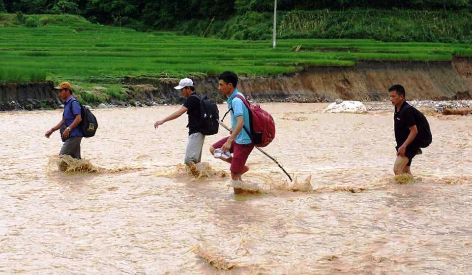 Tin nhanh - “Chiến binh” đầu tiên tiếp cận Sa Ná sau trận lũ quét kinh hoàng được tặng bằng khen (Hình 4).