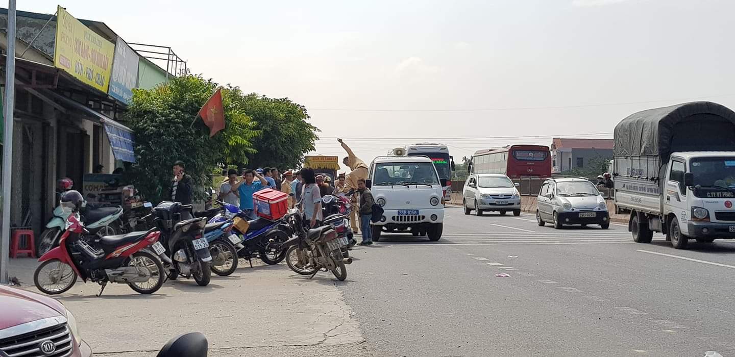 Tin nhanh - Bê tráp ăn hỏi về, nữ sinh Thanh Hóa tử vong thương tâm dưới bánh xe howo