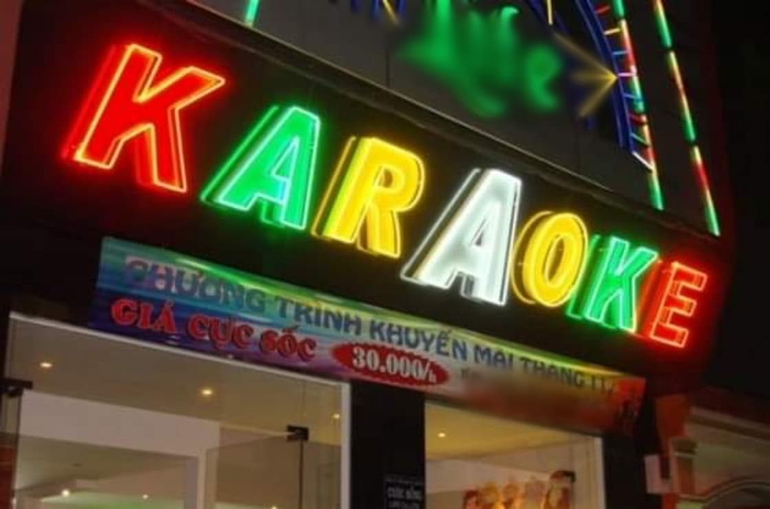 An ninh - Hình sự - Điều tra chủ quán karaoke đâm chết khách hát vì mâu thuẫn khi thanh toán tiền