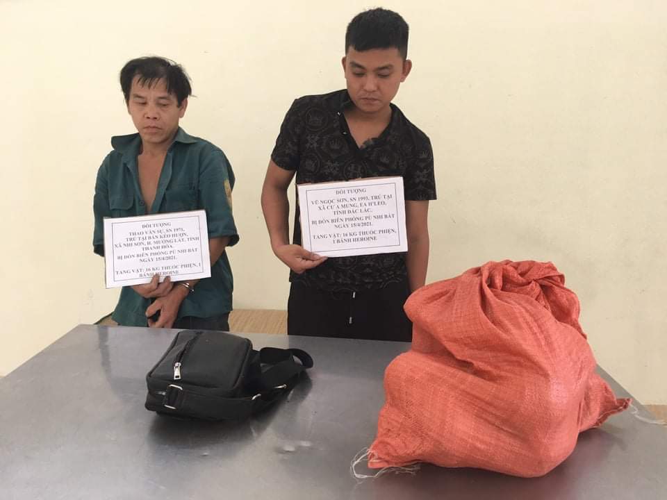 An ninh - Hình sự - Thanh Hóa: Bắt 2 đối tượng cùng 16kg thuốc phiện và 1 bánh heroin