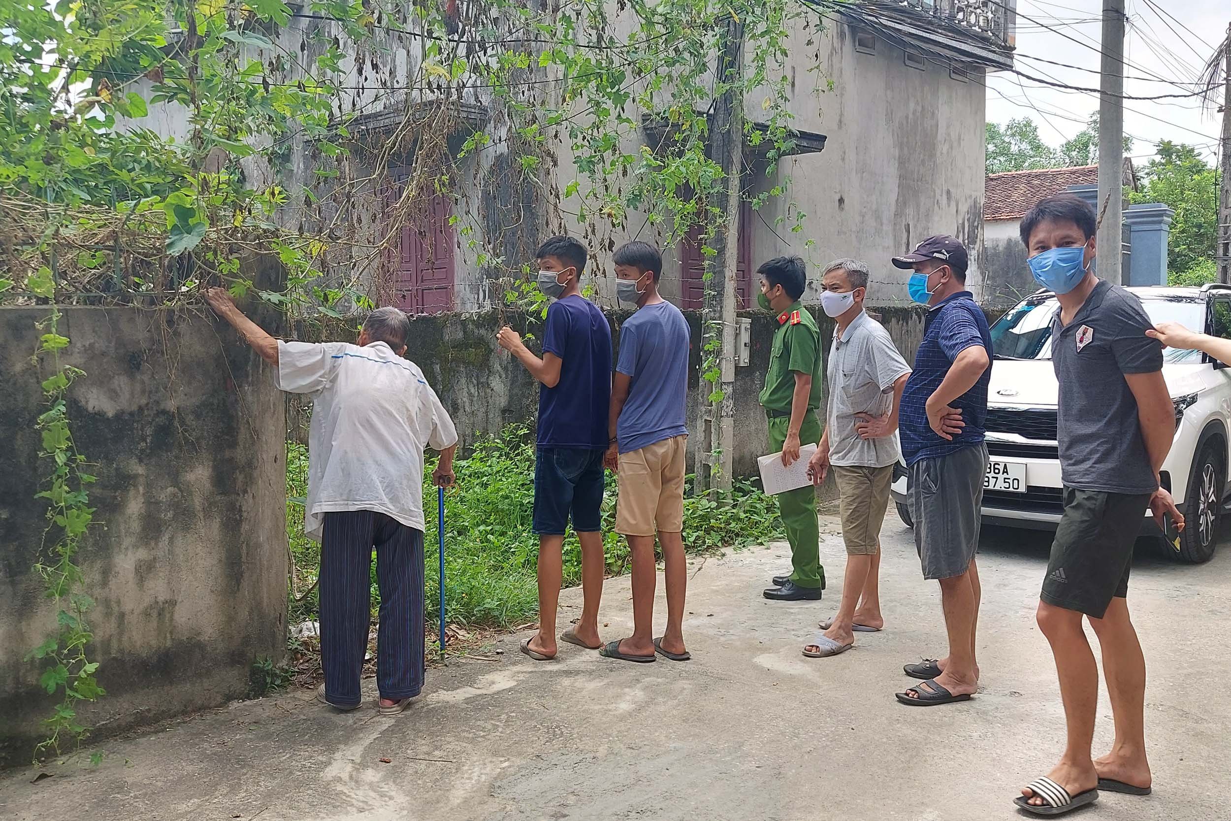 An ninh - Hình sự - Thông tin mới vụ bé trai bị kẻ xấu trói tay chân đưa đến nhà hoang để cướp dây chuyền