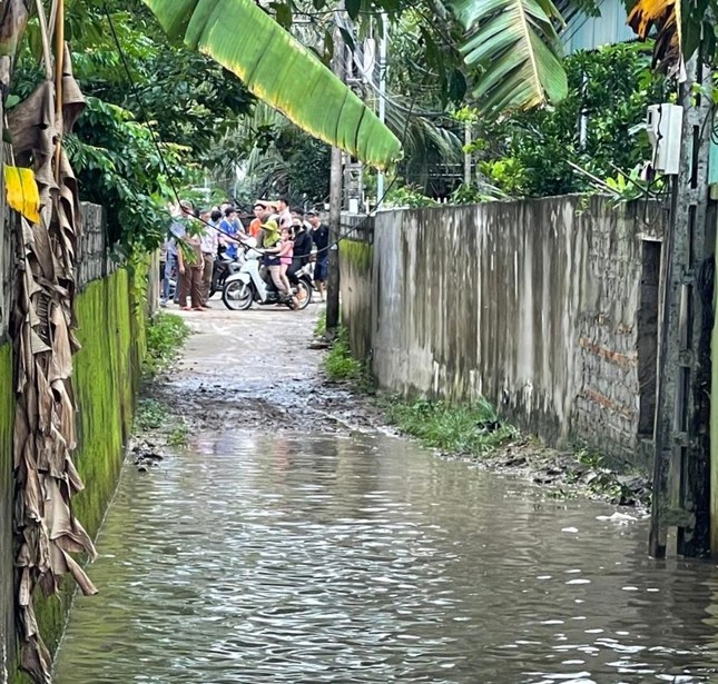 Dân sinh - Hai người bị điện giật tử vong khi trên đường từ nghĩa trang trở về