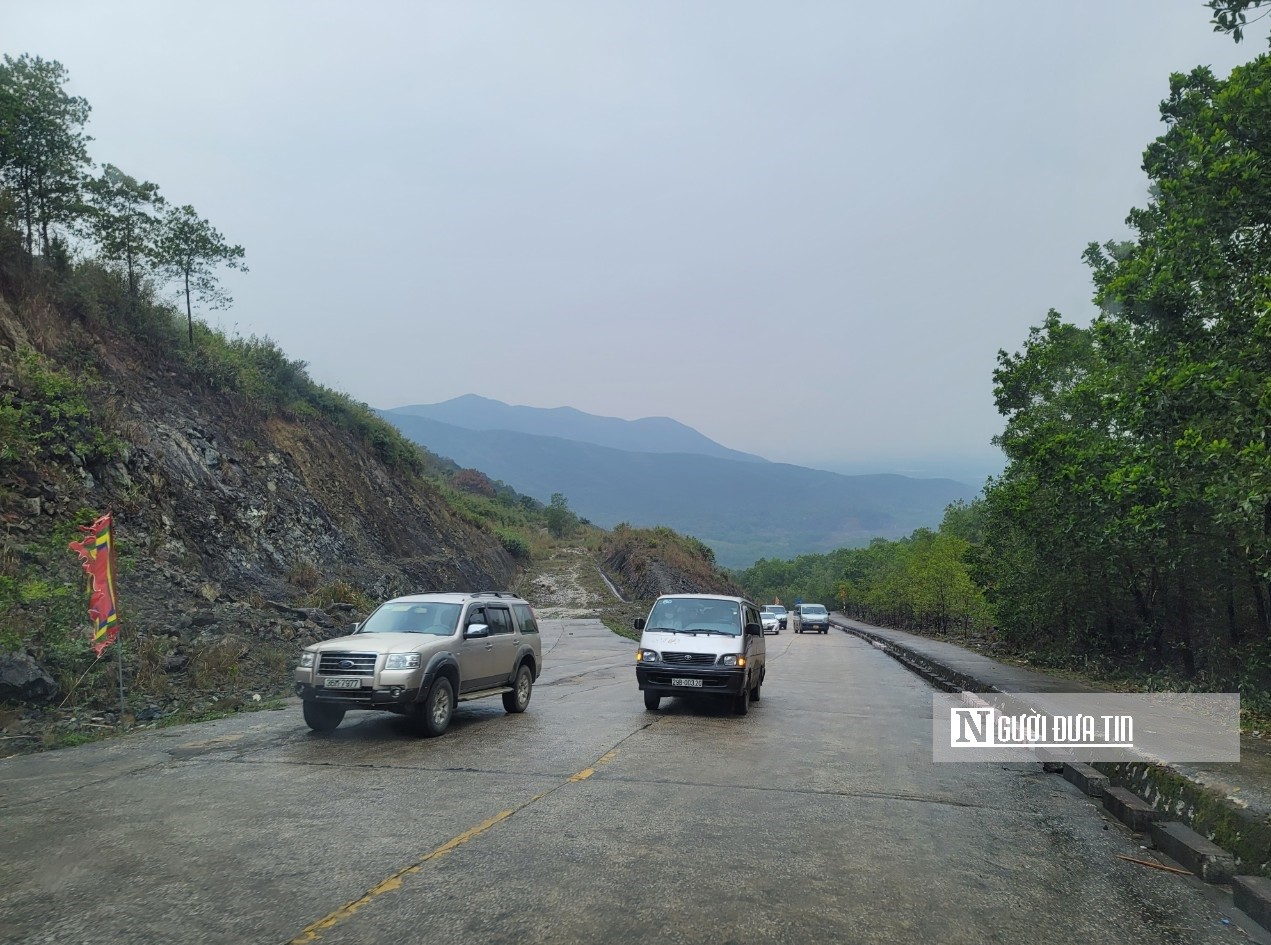 Văn hoá - Di tích Phủ Na, An Tiên hút khách chiêm bái, vãn cảnh đầu năm (Hình 2).