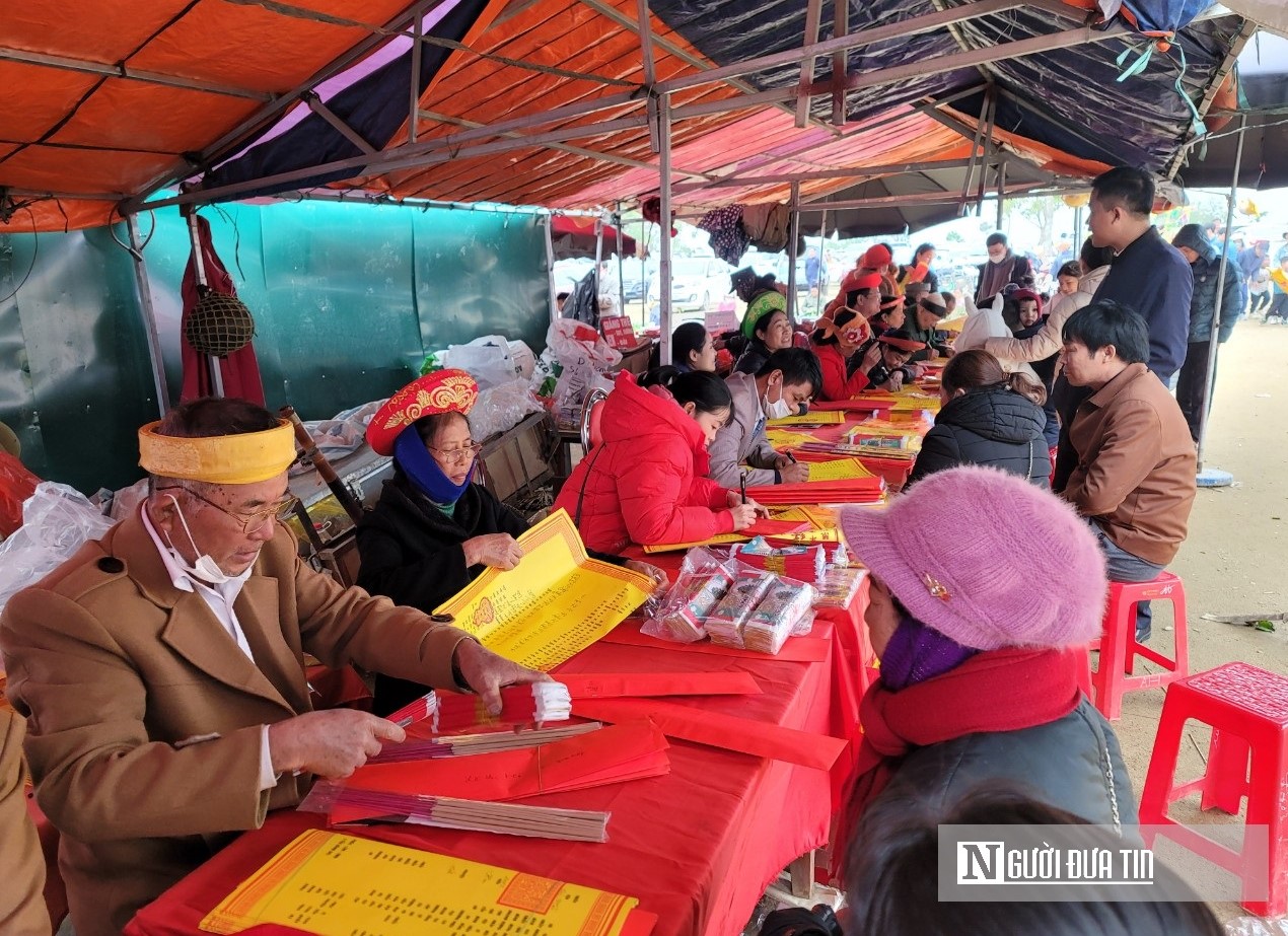 Văn hoá - Di tích Phủ Na, An Tiên hút khách chiêm bái, vãn cảnh đầu năm (Hình 8).