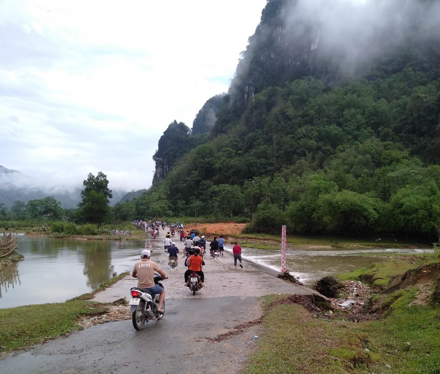 Dân sinh - Tràn Nhồng nơi 2 người bị lũ cuốn trôi và mong ước cây cầu của dân bản