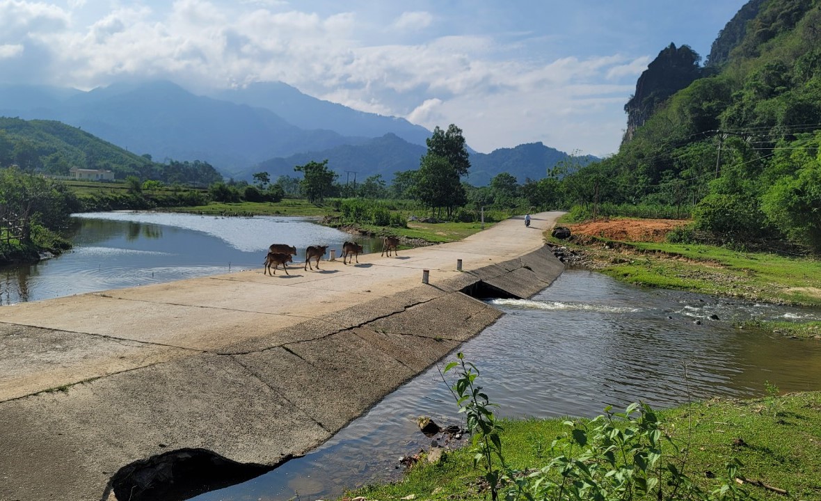 Dân sinh - Tràn Nhồng nơi 2 người bị lũ cuốn trôi và mong ước cây cầu của dân bản (Hình 4).