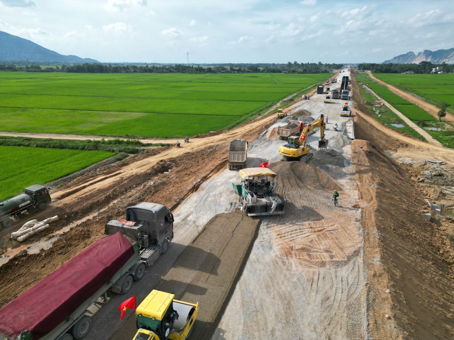 Sự kiện - Cao tốc Bắc–Nam qua Thanh Hóa, Nghệ An trước ngày thông xe  (Hình 2).