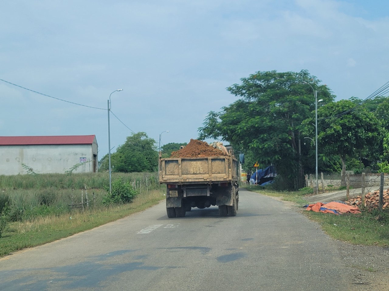 Dân sinh - Thanh Hóa: Lợi dụng hạ thấp độ cao để khai thác đất trái phép (Hình 5).