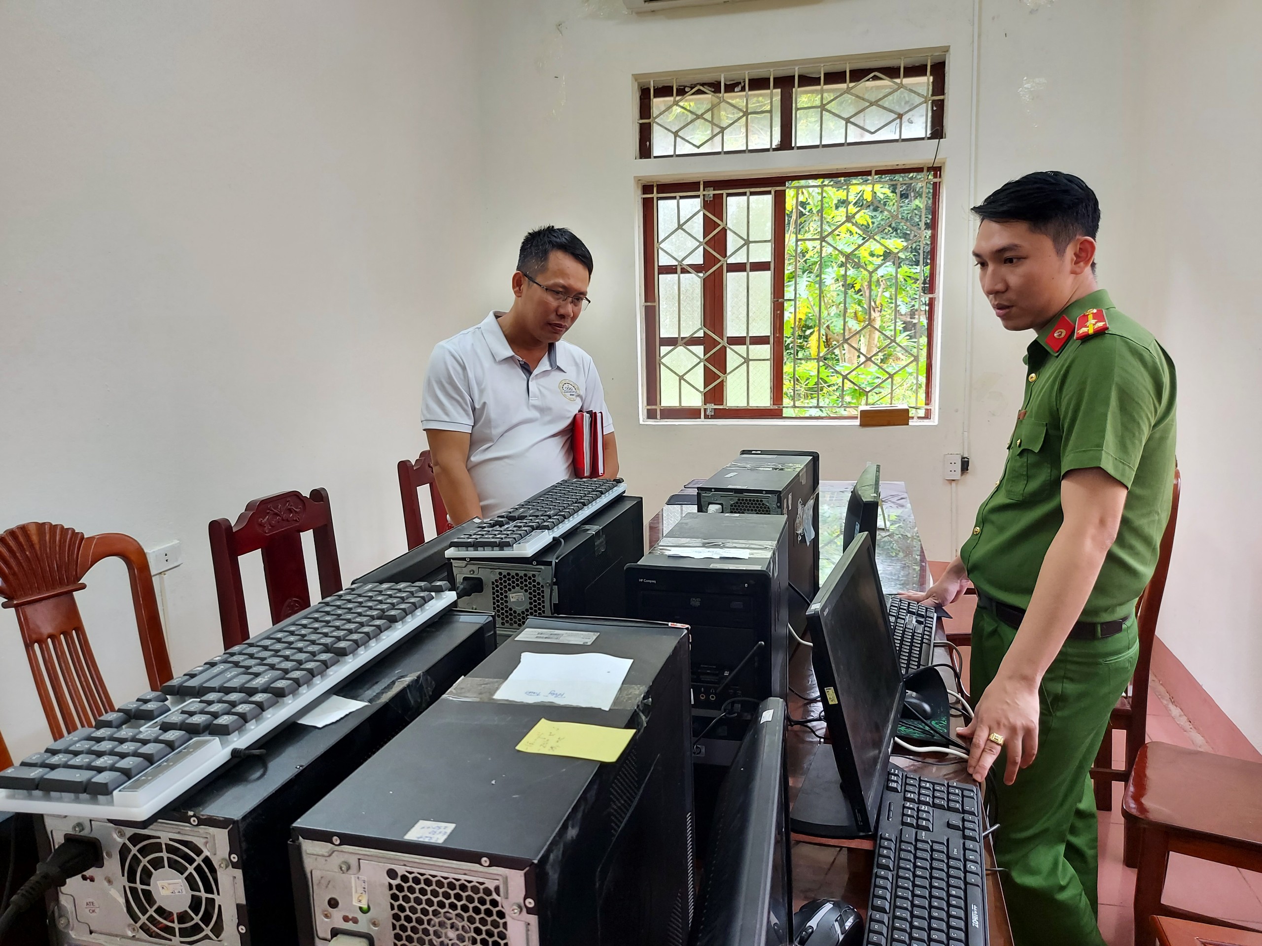 Hồ sơ điều tra - 9X dùng chiêu bài “se duyên” lừa tiền hàng nghìn người nhẹ dạ trên mạng (Hình 3).