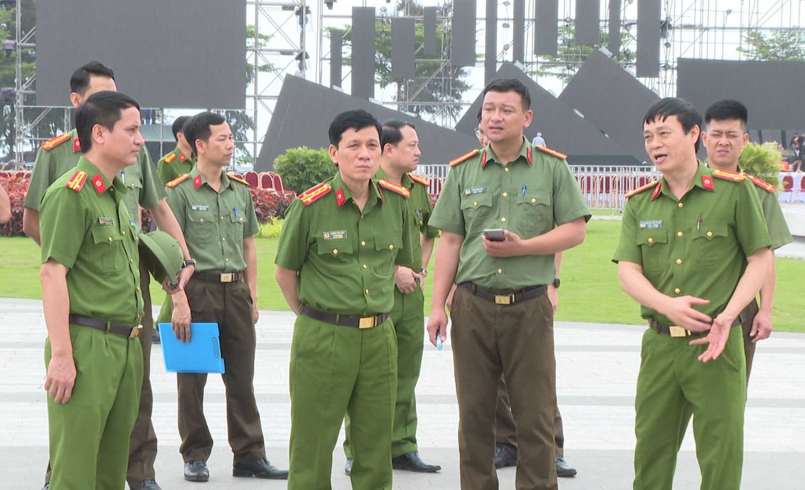 Văn hoá - Hơn 1.000 cảnh sát tham gia bảo đảm ANTT đêm khai mạc du lịch Sầm Sơn (Hình 2).