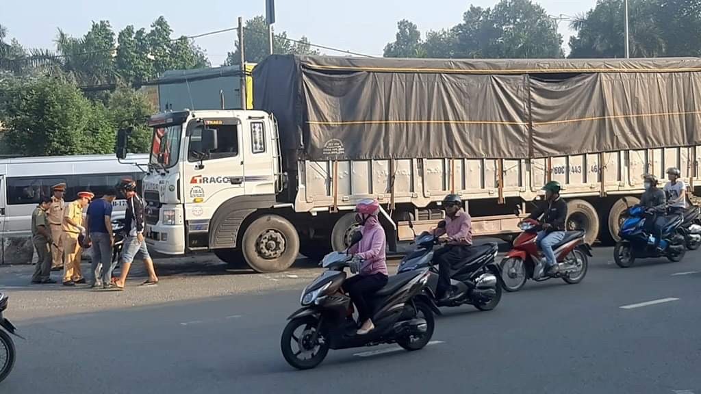 Tin nhanh - Tai nạn tại ngã tư “tử thần”, đôi nam nữ bị cán tử vong