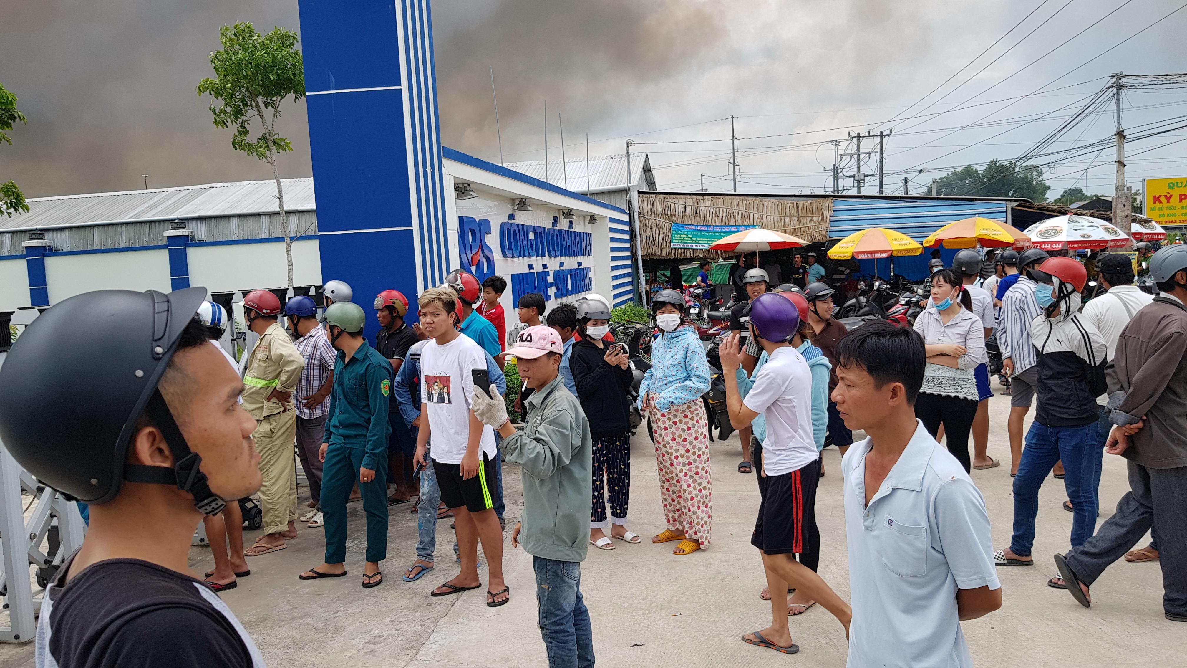 Tin nhanh - Lãnh đạo công ty May Nhà Bè - Sóc Trăng nói gì về lương, thưởng Tết cho công nhân sau vụ cháy?