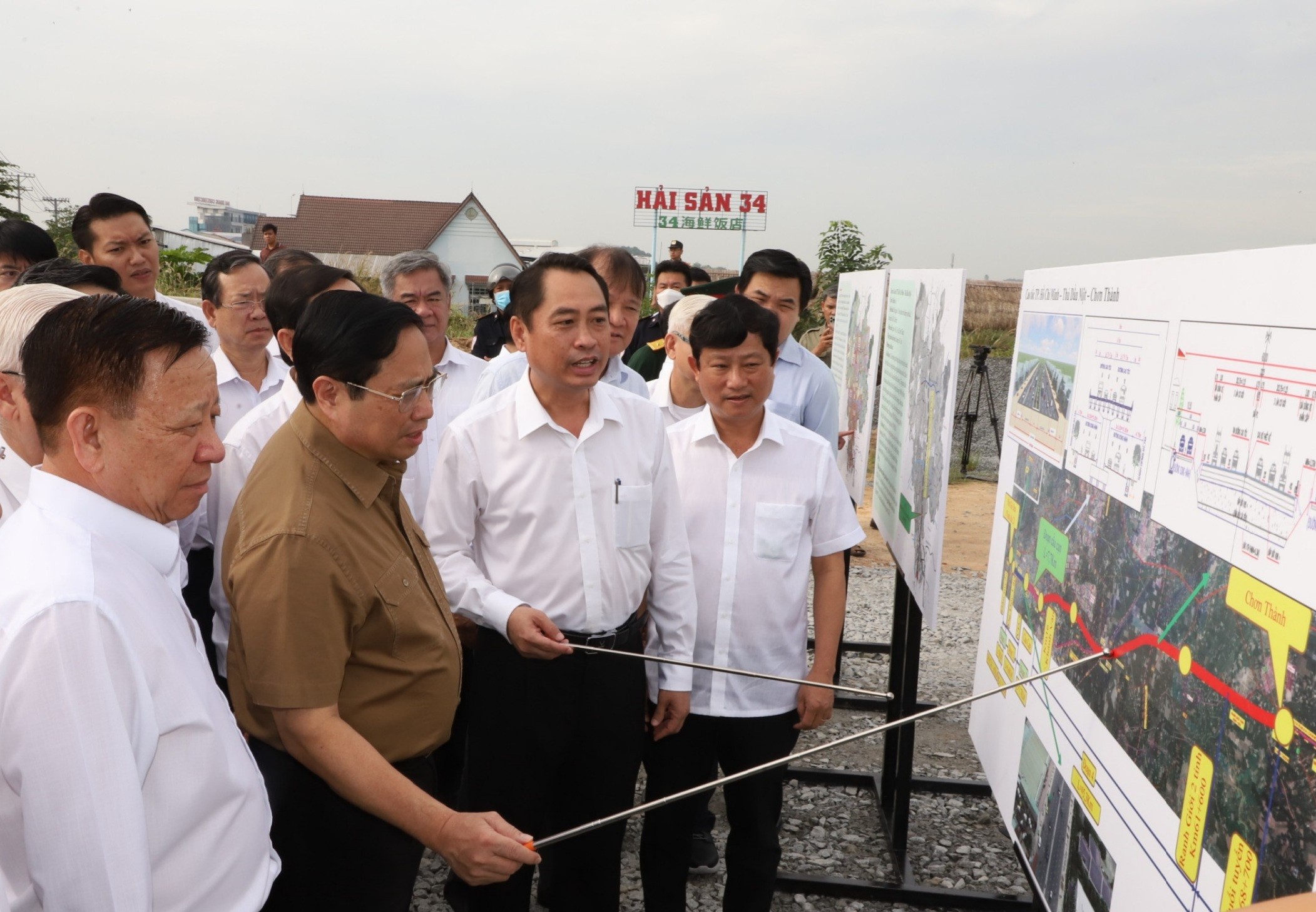 Tiêu điểm - Thủ tướng Phạm Minh Chính khảo sát các dự án giao thông trọng điểm tại Bình Dương (Hình 2).