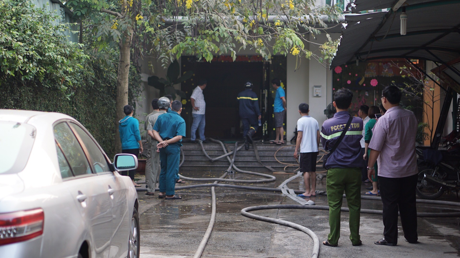 Tin nhanh - Công ty bảo hiểm cháy tan hoang ngày 26 Tết 