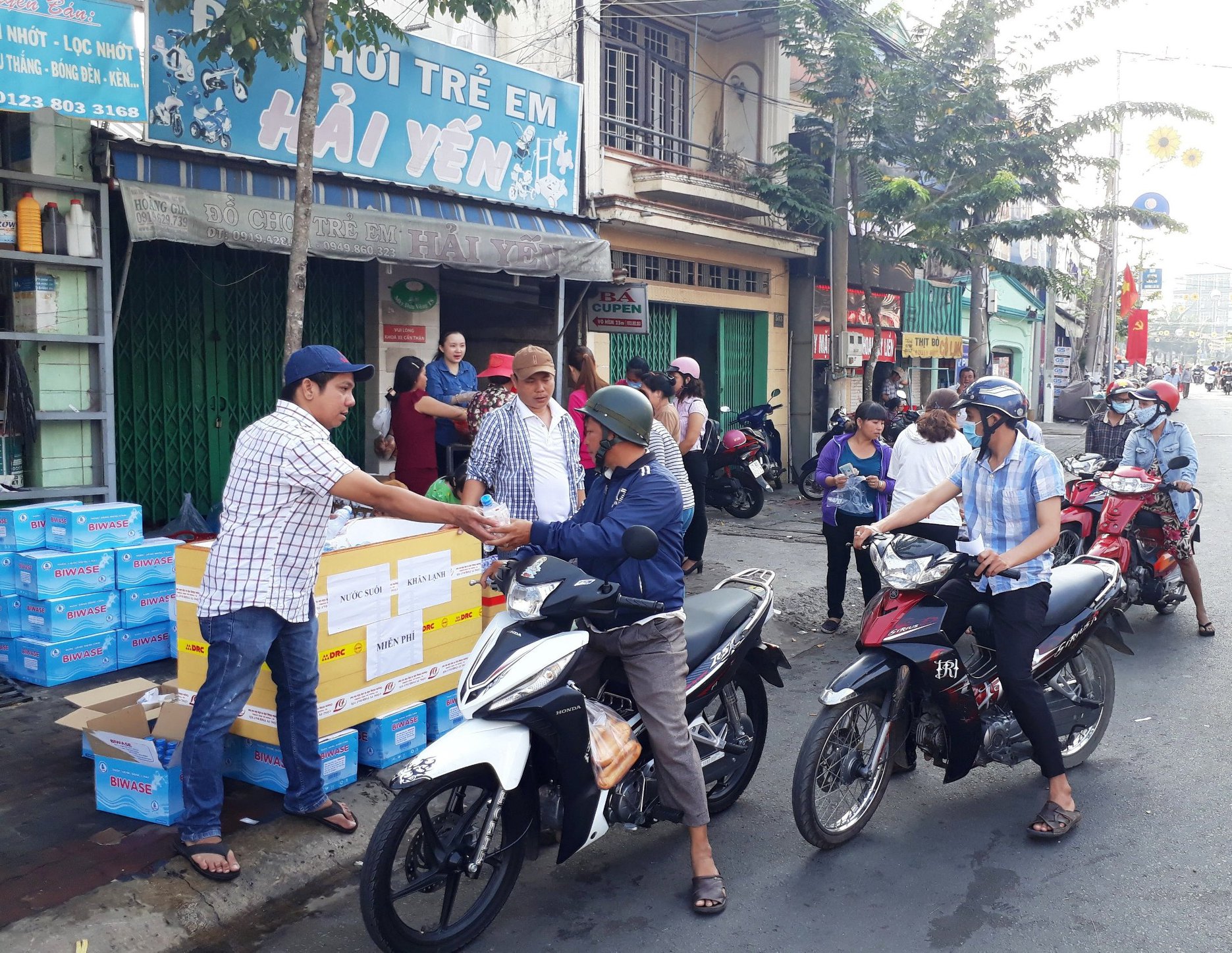 Tin nhanh - Bình Dương: Hình ảnh đẹp tại lễ hội Rằm tháng Giêng (Hình 6).