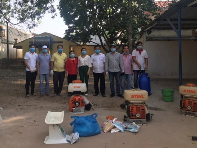 Tin nhanh - Phòng, chống Covid-19: Đo thân nhiệt và xịt khử trùng tại đám cưới của cô dâu Việt, chú rể Hàn Quốc 