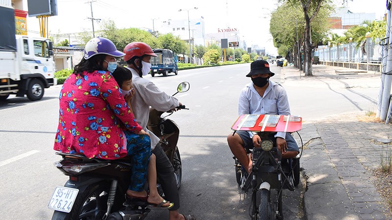 Sự kiện - Bình Dương: Quán bar, siêu thị, karaoke được hoạt động trở lại theo các cấp độ (Hình 2).