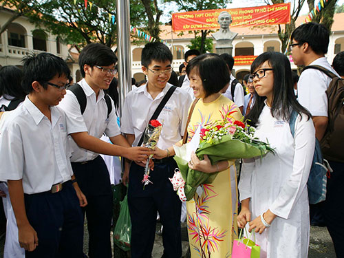 Gia đình - Lời chúc ngày Phụ nữ Việt Nam 20/10 ý nghĩa, ngắn gọn, độc đáo nhất dành tặng cô giáo (Hình 3).