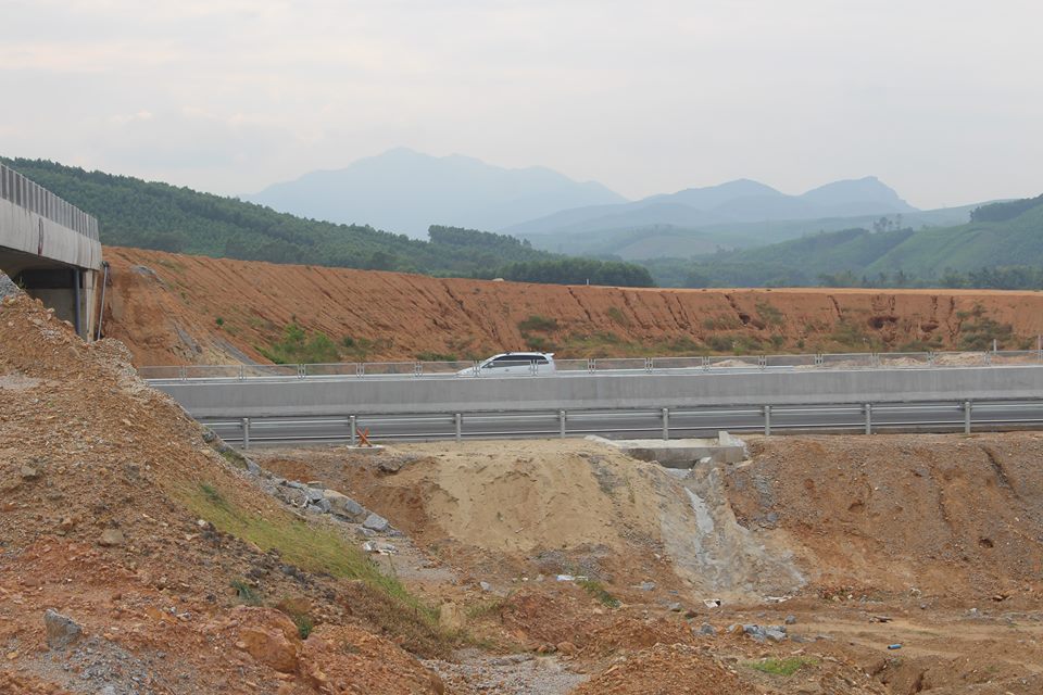 Tin nhanh - VEC giải thích hiện tượng sụt lún ở vòng xoay cao tốc Đà Nẵng – Quảng Ngãi