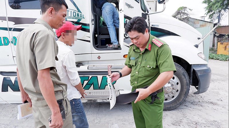 An ninh - Hình sự - TP.HCM: Phát hiện 4 tài xế container dương tính với ma túy, dùng bằng giả (Hình 4).