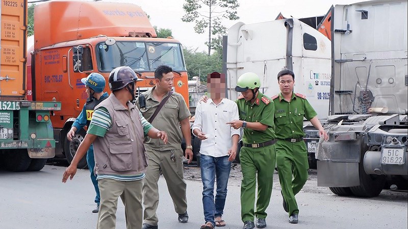 An ninh - Hình sự - TP.HCM: Phát hiện 4 tài xế container dương tính với ma túy, dùng bằng giả