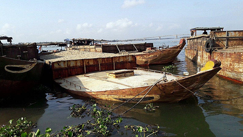 An ninh - Hình sự - Quảng Nam: “Cát tặc” nhắn tin đe dọa Phó phòng TN-MT (Hình 2).