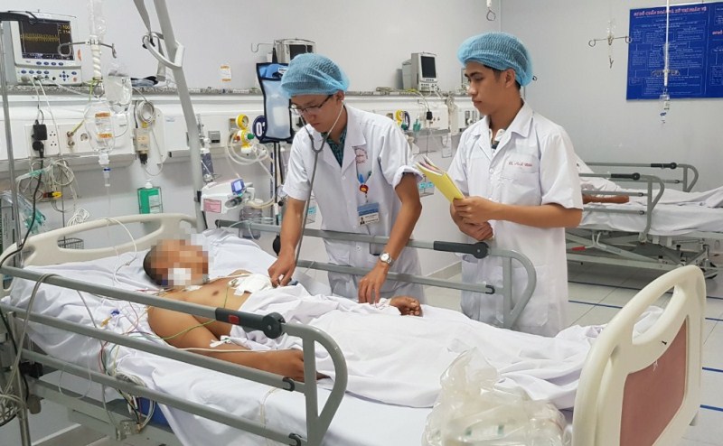 Sức khỏe - Cần Thơ: Cứu sống nam thanh niên tự đâm xuyên tim