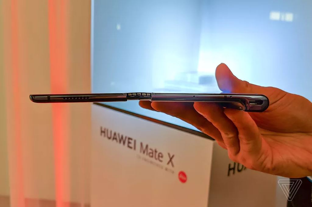 Sản phẩm - Siêu phẩm màn hình gập Mate X của Huawei có gì so với giá 2.600 USD? (Hình 4).