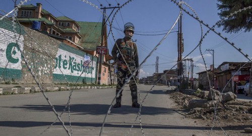 Quân sự - Căng thẳng Pakistan - Ấn Độ: Đấu súng nảy lửa vùng biên giới