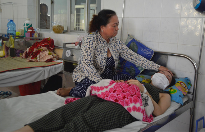 Giáo dục - Giáo viên mầm non bị mẹ và bà ngoại học sinh hành hung đến nhập viện (Hình 3).