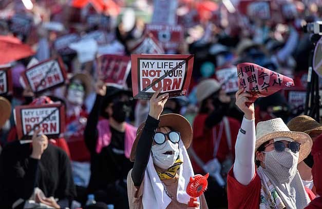 Cuộc sống số -  Diễn biến sốc vụ 1.600 người bị quay l&eacute;n trong kh&aacute;ch sạn (H&igrave;nh 2).