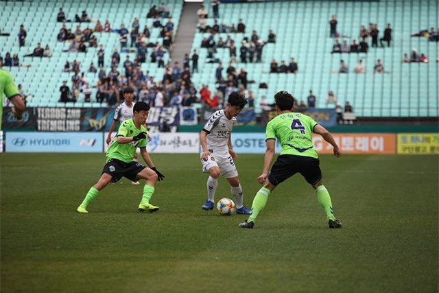 Thể thao - Báo Hàn Quốc chỉ ra “điểm chết” của Incheon United, lo lắng cho Công Phượng (Hình 2).