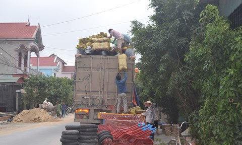 Văn hoá - Làng tỷ phú xứ Nghệ: Làm giàu nhờ đồng nát, ô tô tiền tỷ chạy nườm nượp khắp làng (Hình 2).