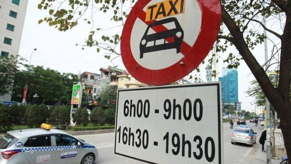 Tin nhanh - 11 tuyến đường ở Hà Nội sẽ cấm taxi vào giờ cao điểm