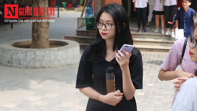 Giáo dục - Sĩ tử cười 'như được mùa' sau khi thi môn Ngữ văn THPT Quốc gia 2019 (Hình 3).