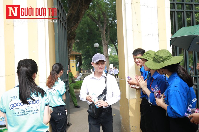 Giáo dục - Sĩ tử cười 'như được mùa' sau khi thi môn Ngữ văn THPT Quốc gia 2019 (Hình 7).