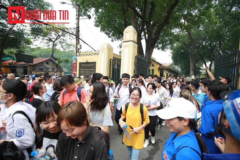 Giáo dục - Sĩ tử cười 'như được mùa' sau khi thi môn Ngữ văn THPT Quốc gia 2019 (Hình 9).